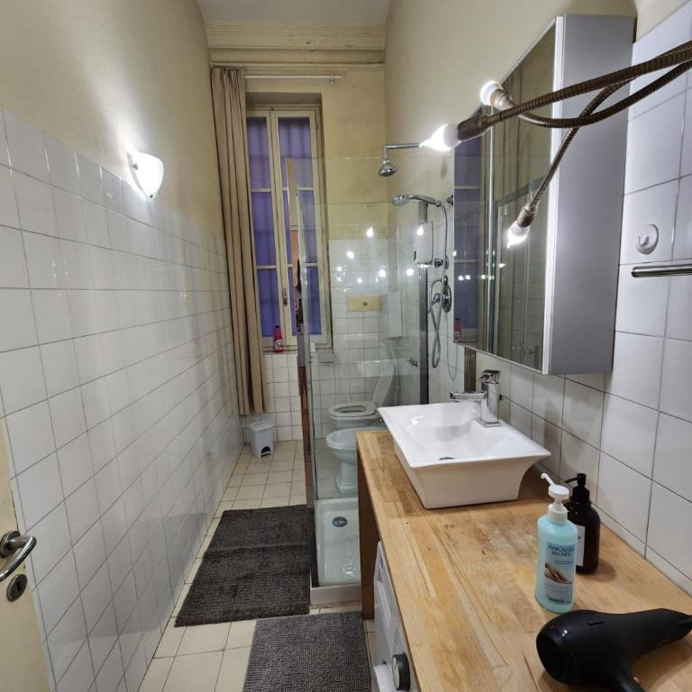 TATA Homes B&B - Camera Queen con Bagno in Comune - 6