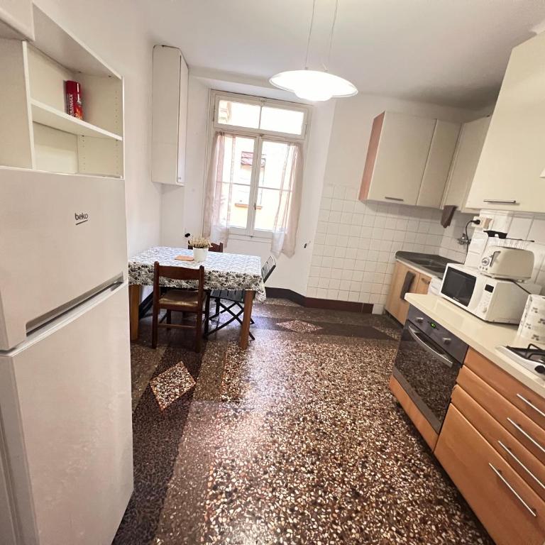 TATA Homes B&B - Camera Queen con Bagno in Comune - 3
