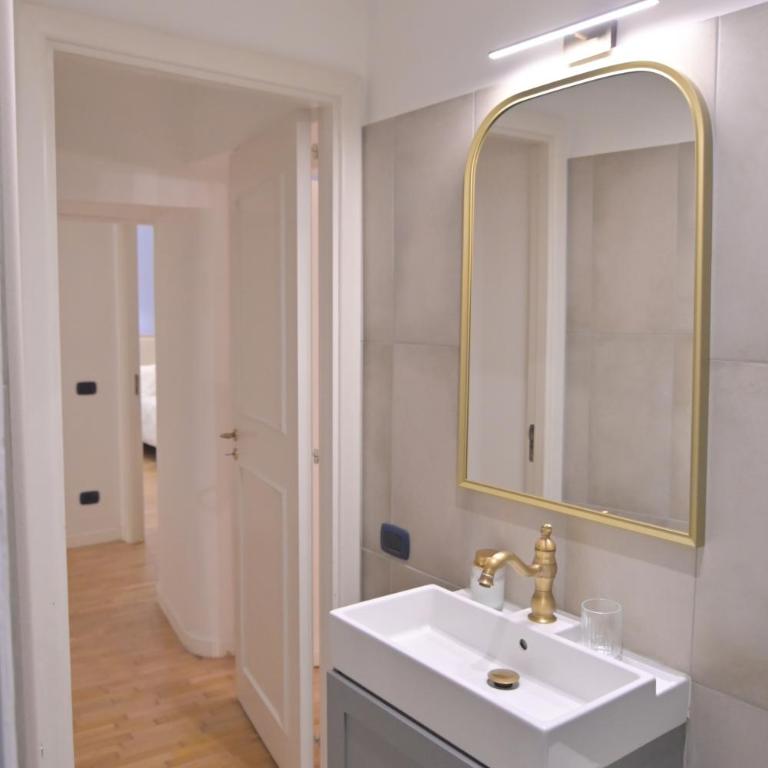 Mediterranea Home Napoli - Appartamento con 2 Camere da Letto - 28