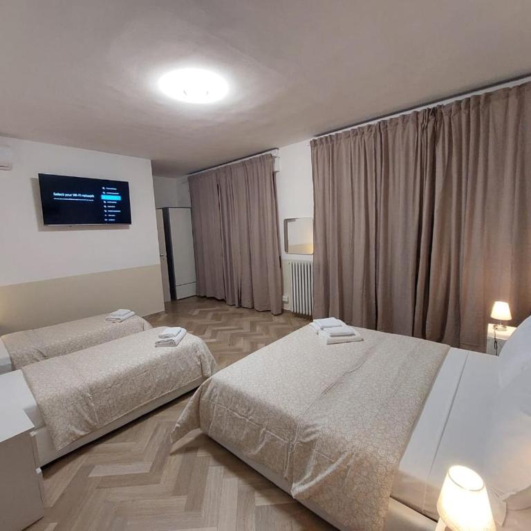 B&B Prime Sant'Agostino - Quadruple Room with Private Bathroom - 1
