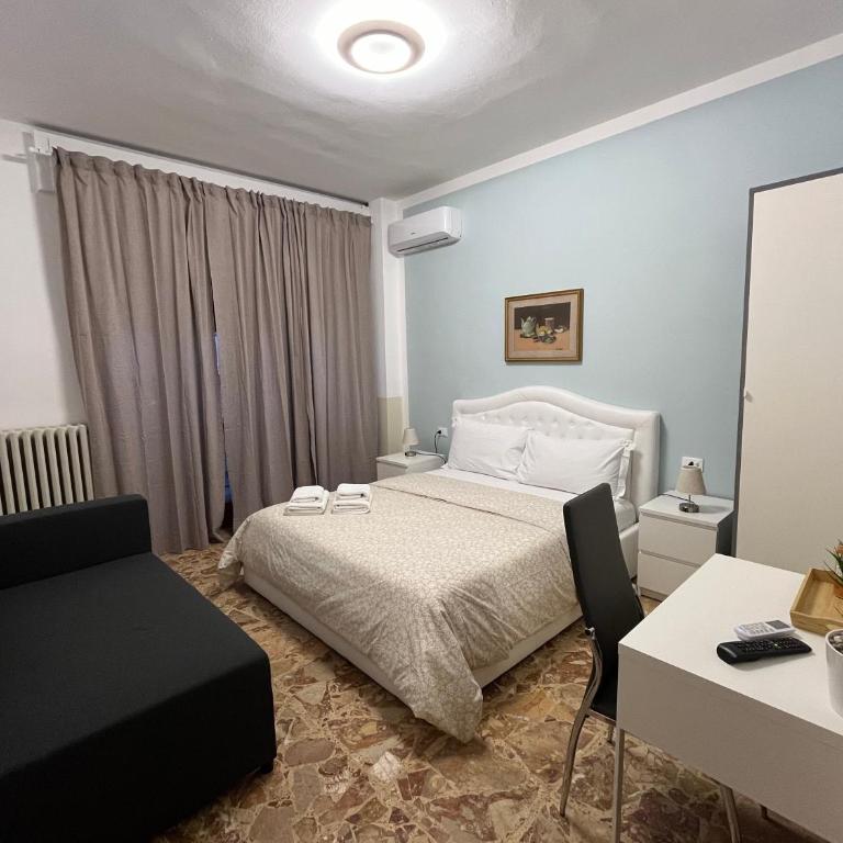 B&B Prime Sant'Agostino - Double Room with Private External Bathroom - 1