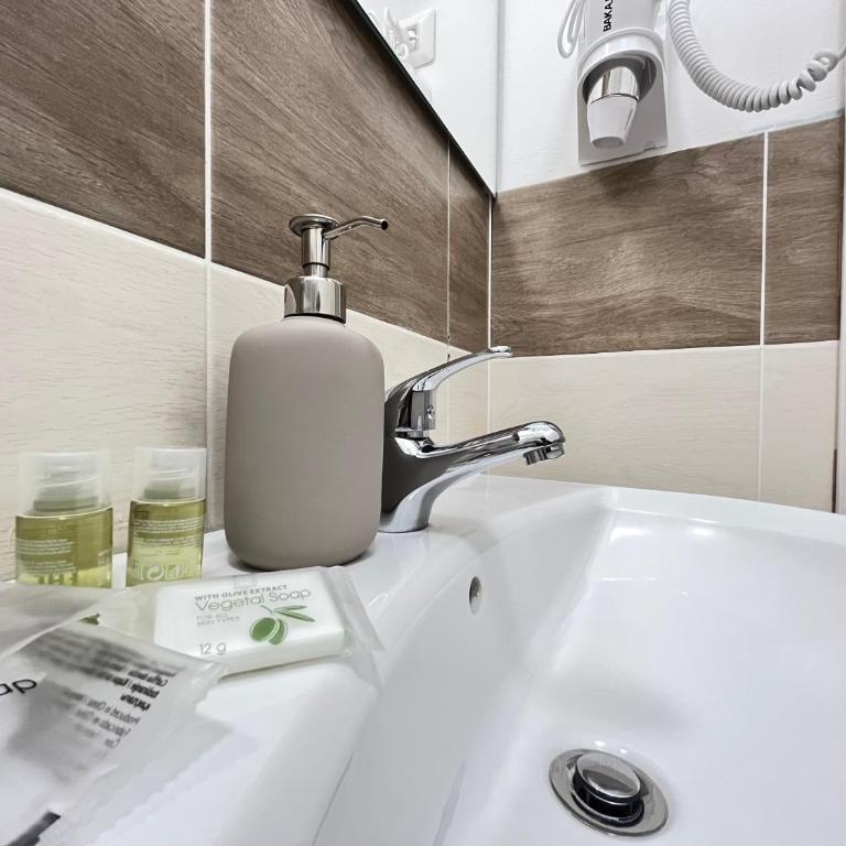 B&B Prime Sant'Agostino - Double Room with Private Bathroom - 3