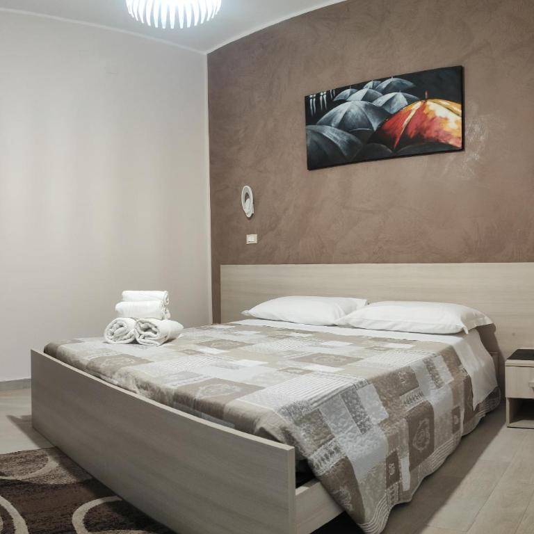 Guest House Elettra - Camera Matrimoniale/Doppia con Letti Singoli con Bagno Privato - 2