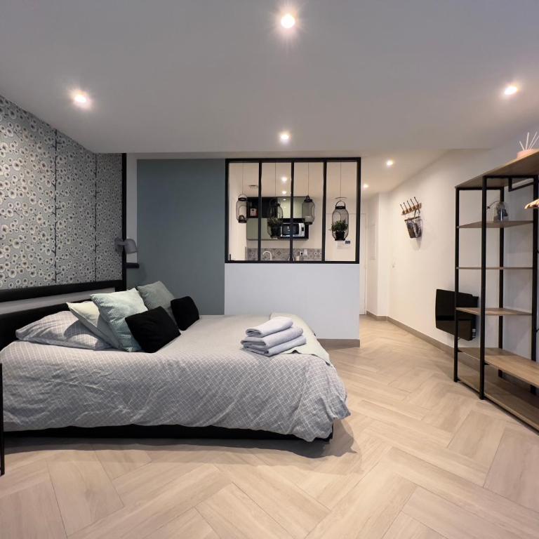 Le Petit Patio - Apartment with Terrace - 11