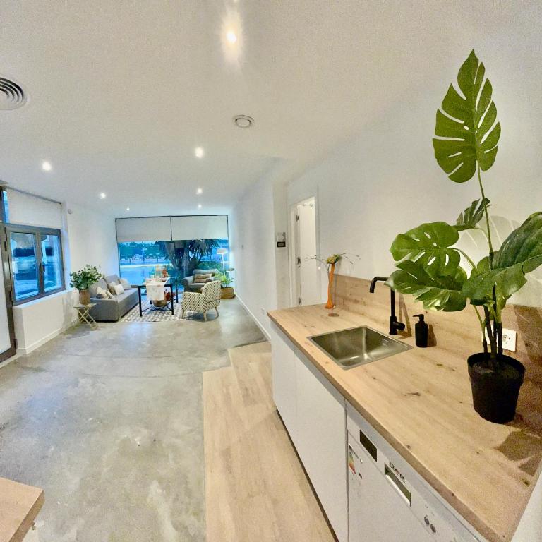 Nuevo y tranquilo de 1 habitación 15 minutos del casco histórico - Apartamento de 1 dormitorio - 12