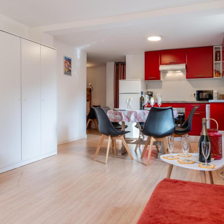 Serre Chevalier Studio 30 m2 coin montagne à 8 Minutes des Pistes - Appartement 1 Chambre - 12