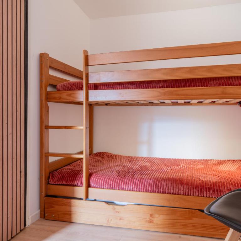 Serre Chevalier Studio 30 m2 coin montagne à 8 Minutes des Pistes - Appartement 1 Chambre - 37