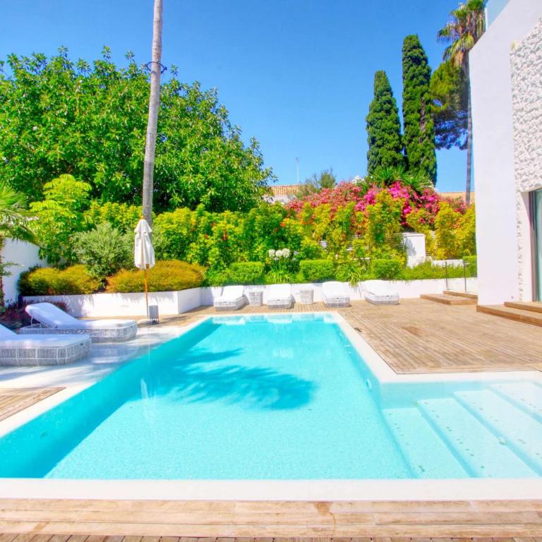 Contemporary & Very Spacious Villa Puerto Banus - Villa - 39