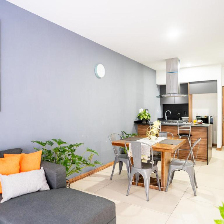 Excelente Ubicación en Colonia Americana - Two-Bedroom Apartment - 46