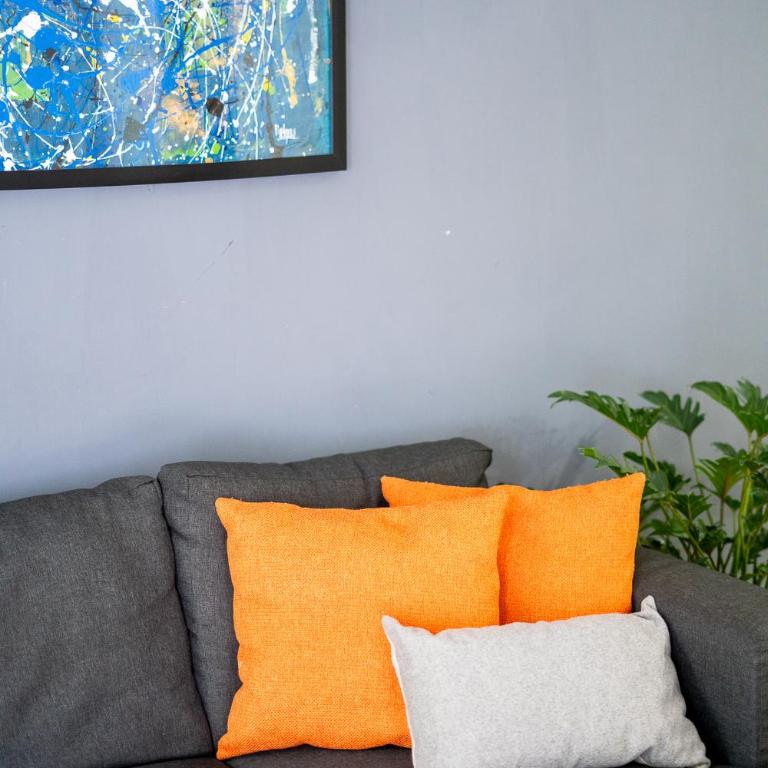 Excelente Ubicación en Colonia Americana - Two-Bedroom Apartment - 53