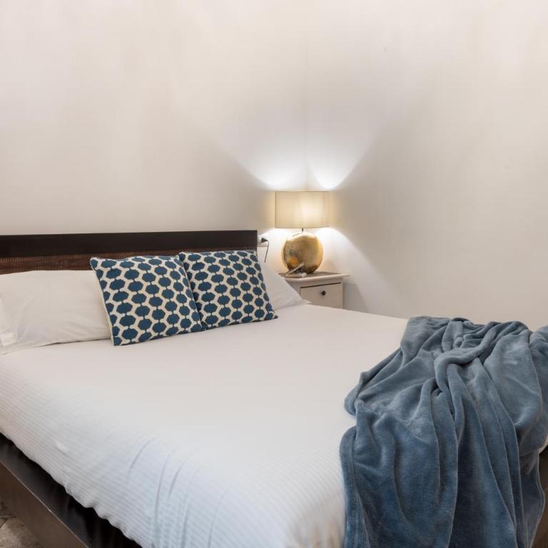 La Residenza Sul Largo - Deluxe Double Room - 7