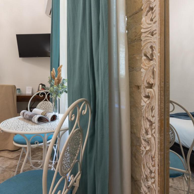 La Residenza Sul Largo - Deluxe Double Room - 10