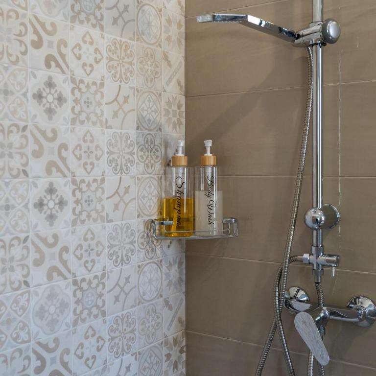 Smilax - Hydruntum Holiday Rooms - Camera Matrimoniale con Bagno Privato - 9