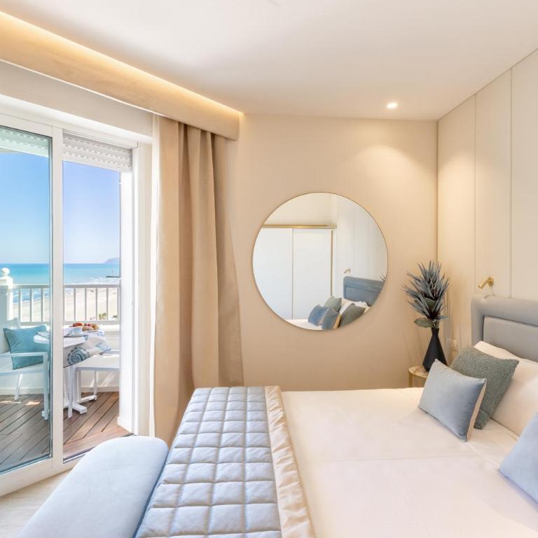 Hotel Tiffany's - Prestige Room with Side Sea View - 2