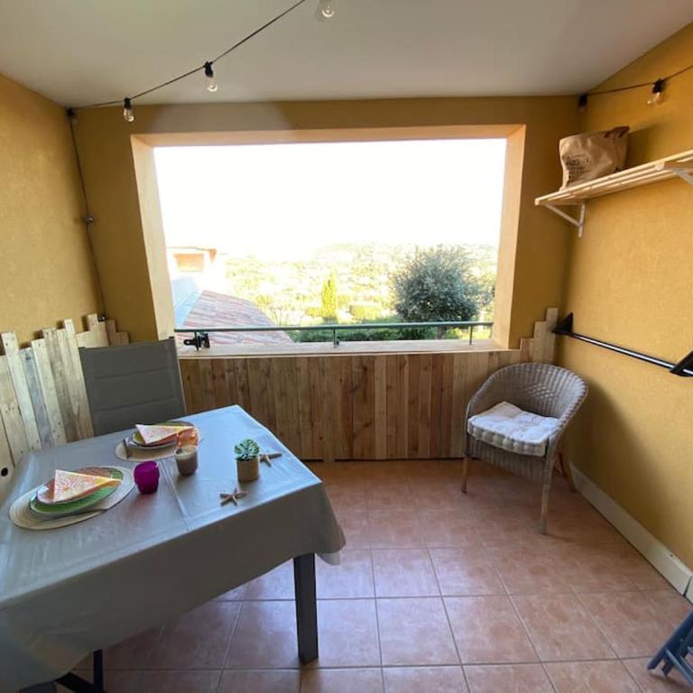 Beau 2 pièces, Magnifique vue mer et piscine - Appartement 1 Chambre - 55