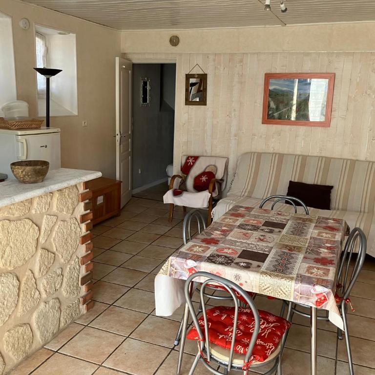 Le Mont Dore Résidence Cottage rez de chausse - Apartment mit 1 Schlafzimmer - 3