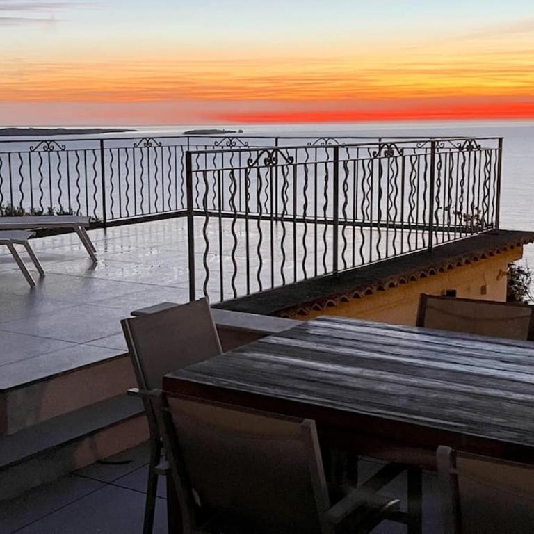 maison vue mer panoramique et jacuzzi - Villa - Vue sur Mer - 13