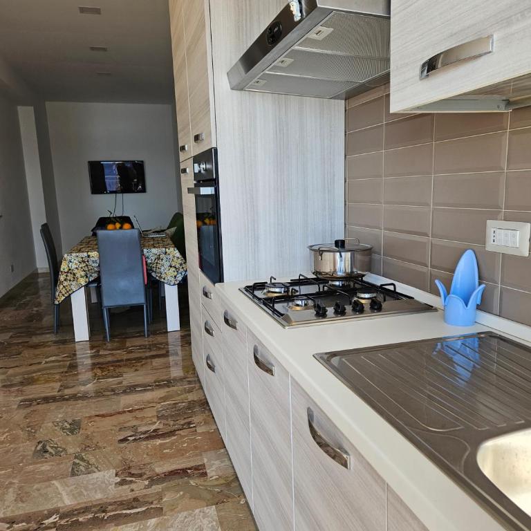 BAGLIO SUL MARE Letojanni Taormina - Appartamento con 2 Camere da Letto - 10