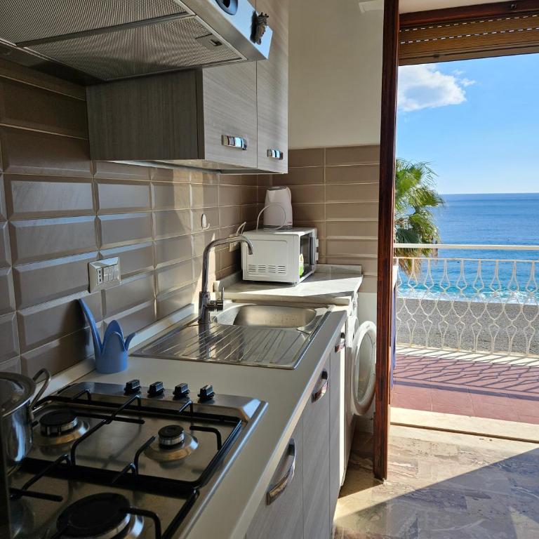 BAGLIO SUL MARE Letojanni Taormina - Appartamento con 2 Camere da Letto - 11