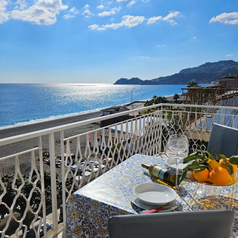BAGLIO SUL MARE Letojanni Taormina - Appartamento con 2 Camere da Letto - 4