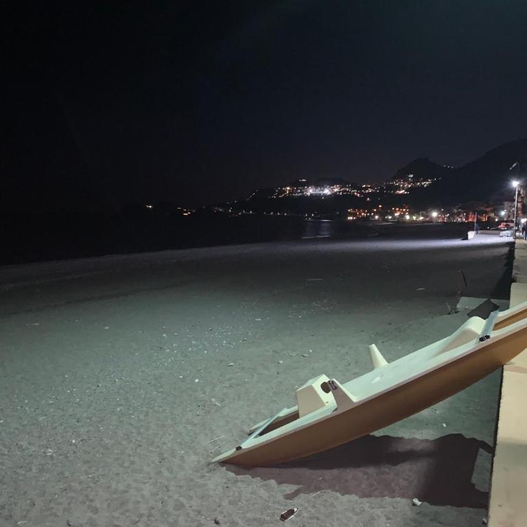 BAGLIO SUL MARE Letojanni Taormina - Appartamento con 2 Camere da Letto - 55