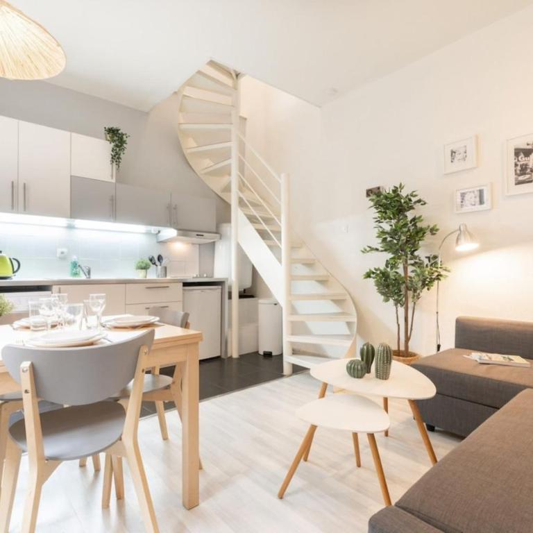 Vieux Lille bright duplex ! 3pers - Apartment - 1