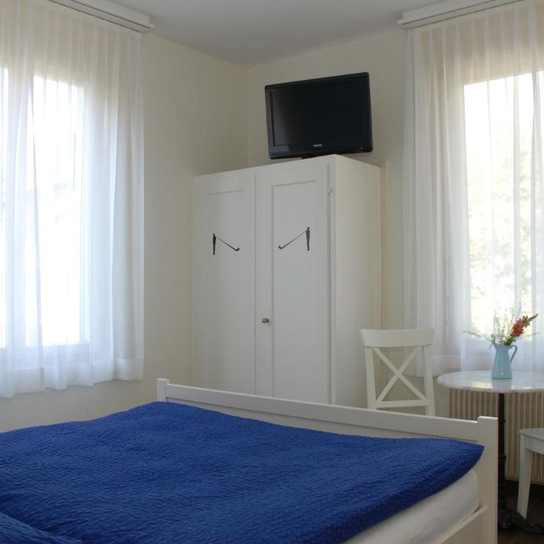 Hotel Alphorn - Doppel- oder Zweibettzimmer - 3