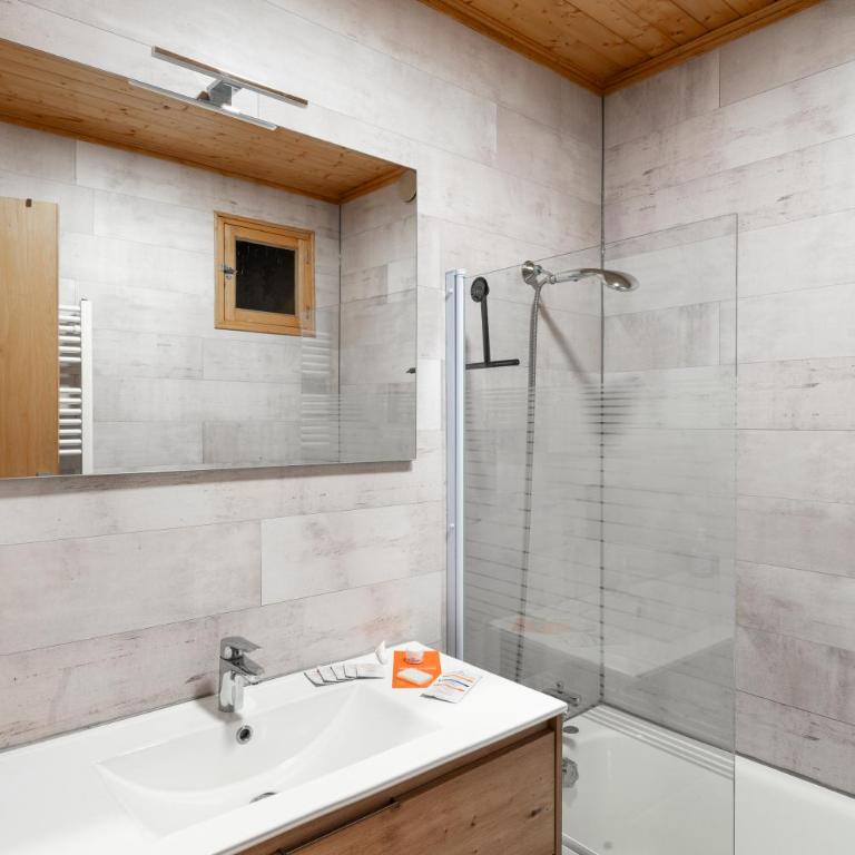 Serre Chevalier Chantemerle grand appartement 150 m2 dans chalet familial - Appartement - 43
