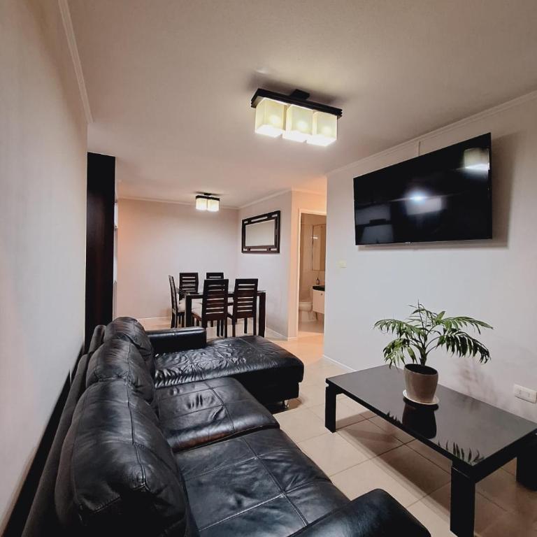 Hermoso departamento a 5 minutos de playa - Three-Bedroom Apartment - 1