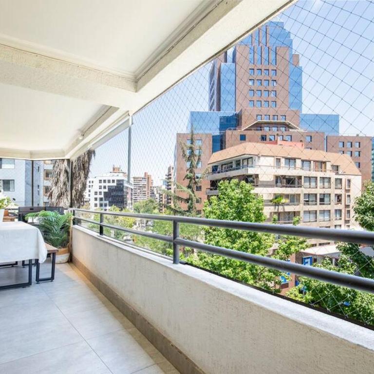 Departamento Sebastian, Elegancia en el Golf, Metro, Terraza Espaciosa - Two-Bedroom Apartment - 8