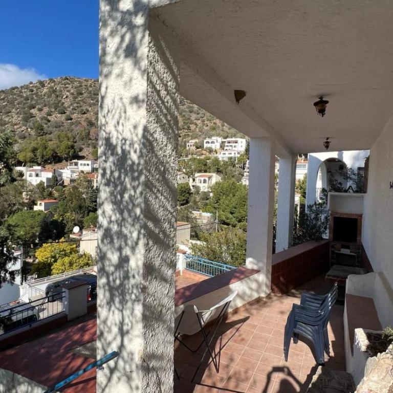 Preciosa casa con piscina desbordante y vistas al mar - Casa - 6