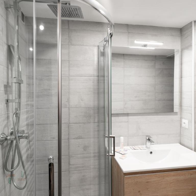 Serre Chevalier Chantemerle grand appartement 150 m2 dans chalet familial - Appartement - 68