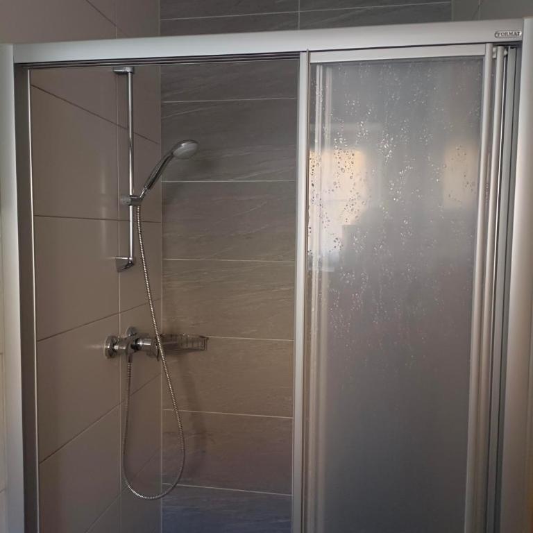 Haus Moser - Apartment mit 3 Schlafzimmern und Dusche - 10