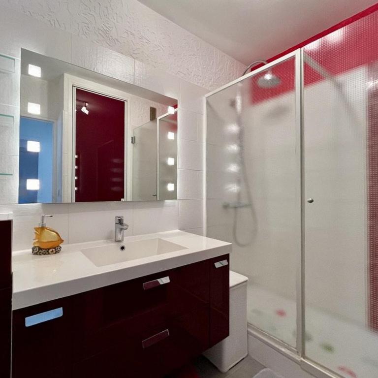 Appartement climatisé à Cavalaire-sur-Mer, 2 pièces, parking privé, proche plages et commerces - FR-1-226B-181 - Appartamento - 12