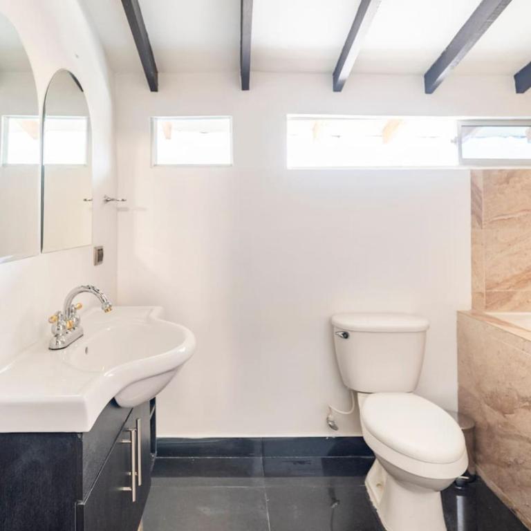 3 Story Penthouse with 2 parking spaces in Laureles - Casa - 47