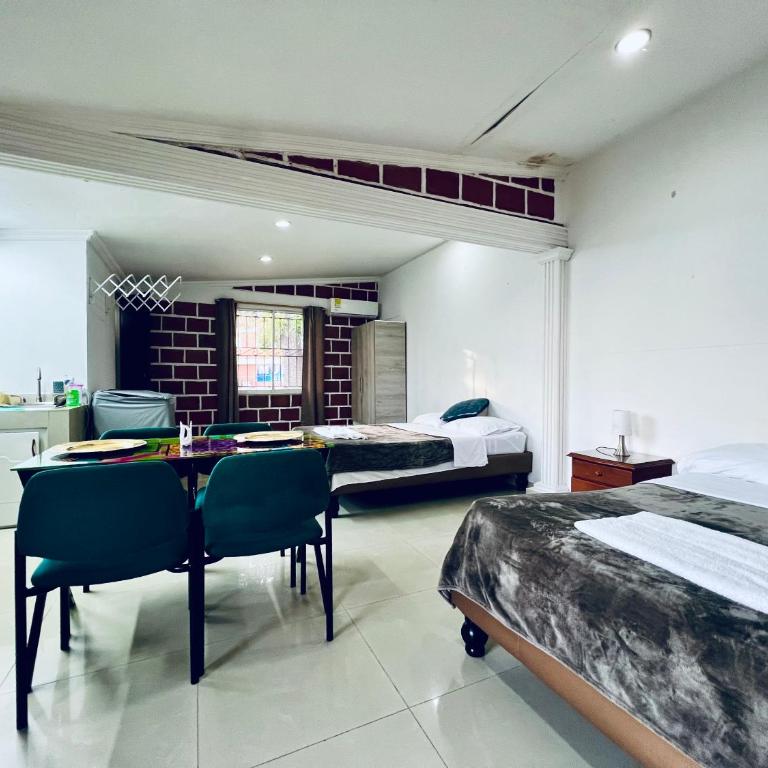 Hospedaje Santaisa - Habitación Doble - 2 camas - 13