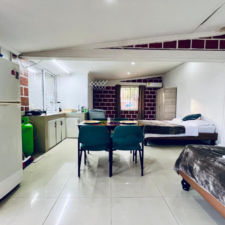 Hospedaje Santaisa - Habitación Doble - 2 camas - 12
