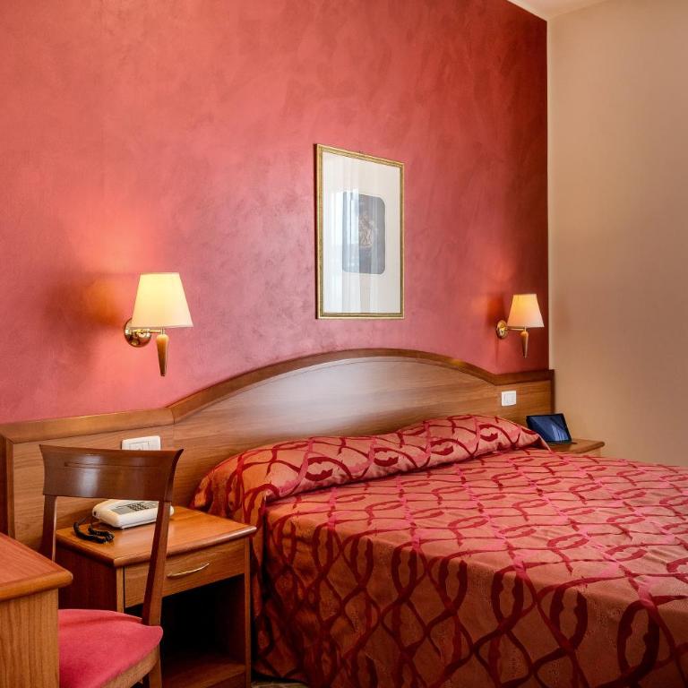 Hotel Tiffany - Camera Matrimoniale Standard - 2
