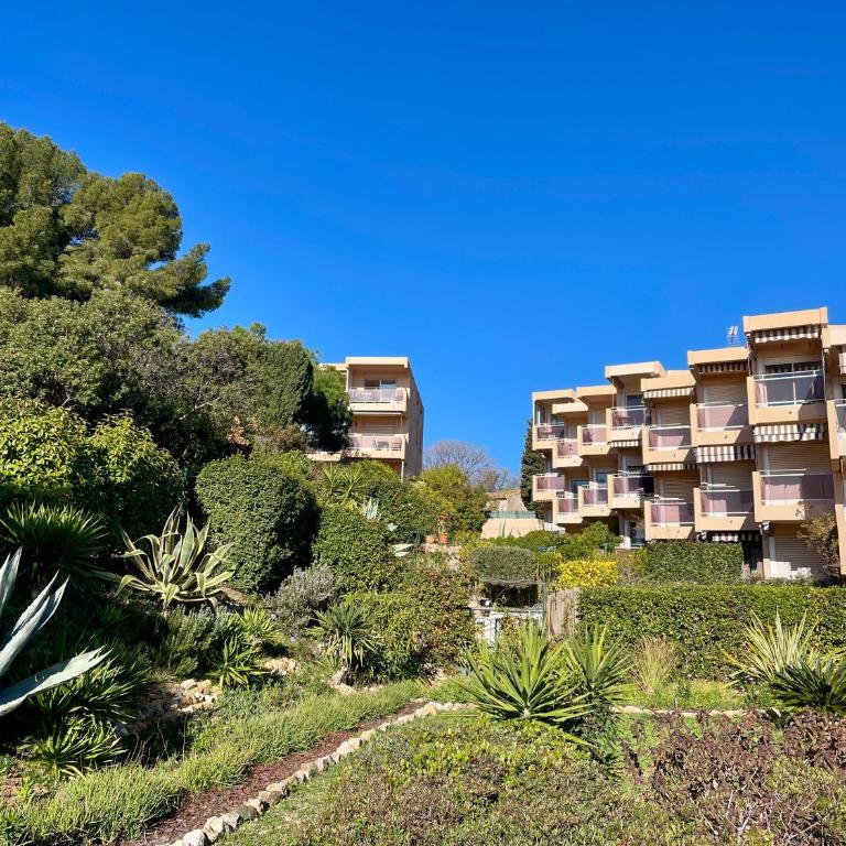 Tout proche de la plage, à 12 min à pied du port, place de parking - Apartamento de 1 dormitorio - 13