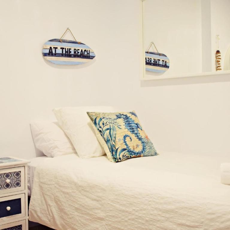Luminoso apartamento de 3 dormitorios a pie de playa en Torremolinos - Three-Bedroom Apartment - 20
