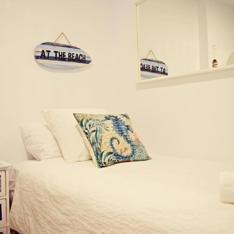 Luminoso apartamento de 3 dormitorios a pie de playa en Torremolinos - Three-Bedroom Apartment - 22