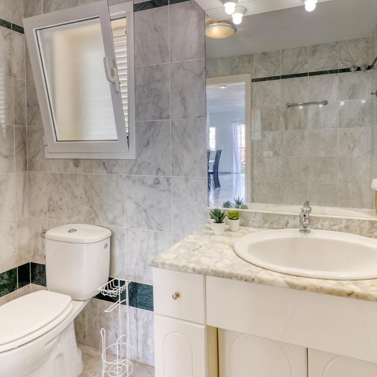 Two-Floor Penthouse w/ Spa Tub & Outdoor Terrace - Apartamento de 3 dormitorios - 12