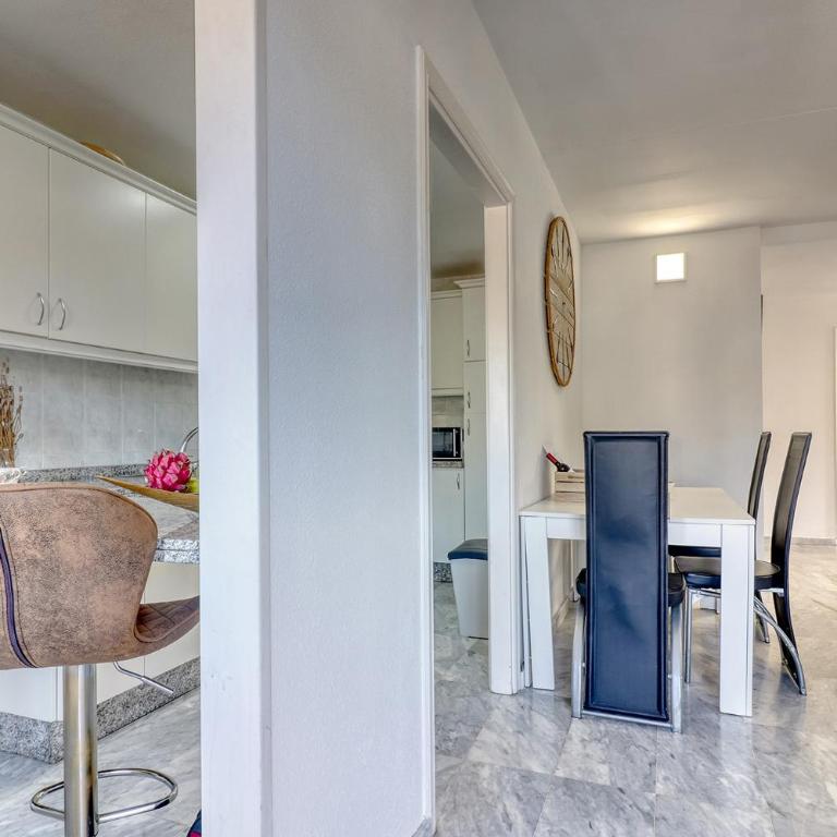 Two-Floor Penthouse w/ Spa Tub & Outdoor Terrace - Apartamento de 3 dormitorios - 9