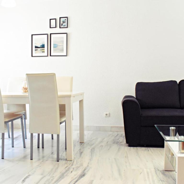 Fabuloso apartamento junto al Soho con parking privado - Two-Bedroom Apartment - 1