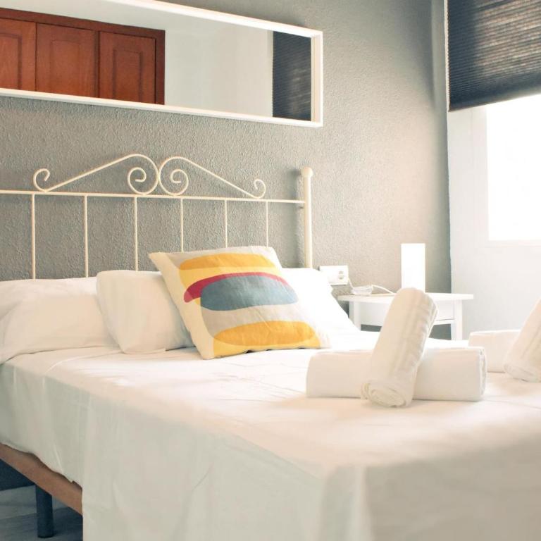 Fabuloso apartamento junto al Soho con parking privado - Two-Bedroom Apartment - 8