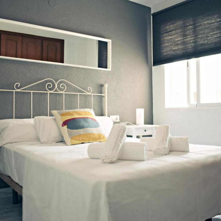 Fabuloso apartamento junto al Soho con parking privado - Two-Bedroom Apartment - 16
