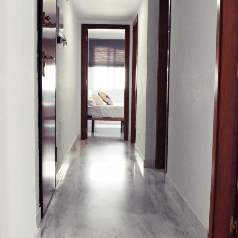 Fabuloso apartamento junto al Soho con parking privado - Two-Bedroom Apartment - 20