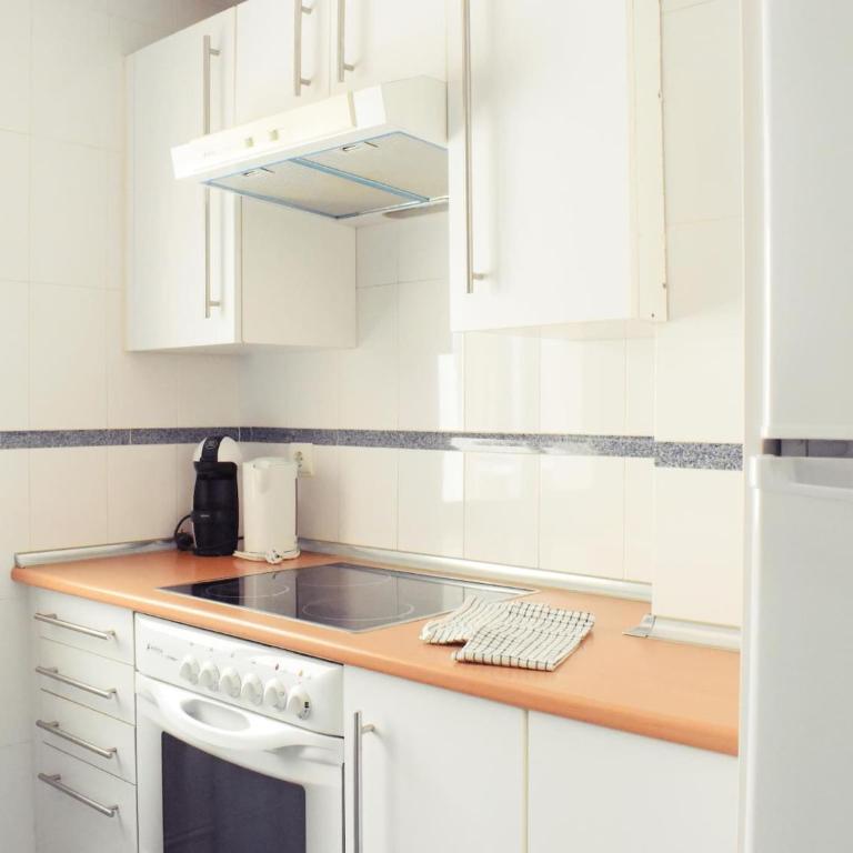 Fabuloso apartamento junto al Soho con parking privado - Two-Bedroom Apartment - 24