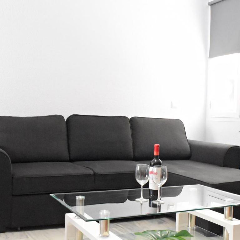 Fabuloso apartamento junto al Soho con parking privado - Two-Bedroom Apartment - 26