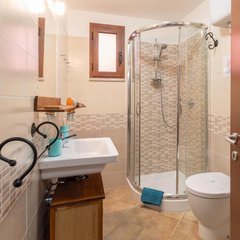 Villa del Moro, FREE WIFI, 300mt from Sinzias' Beach - Casa con 4 camere da letto - 40